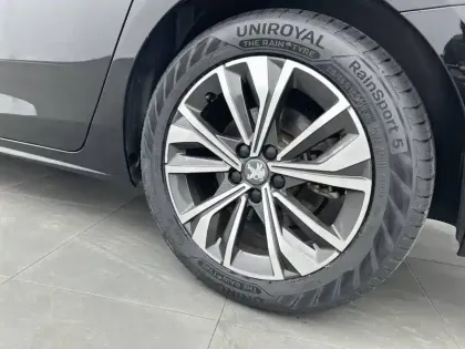 Photo 12 Peugeot 508  SW Hybrid 225 e-EAT8