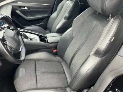 Photo 10 Peugeot 508  SW Hybrid 225 e-EAT8