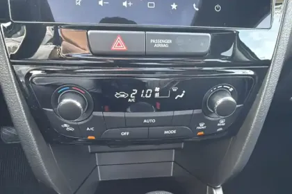 Photo 21 Suzuki Vitara  1.5 Dualjet Hybrid Allgrip  Auto