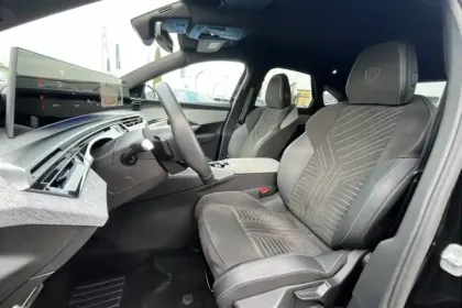 Photo 14 Peugeot 3008  Hybrid 136 e-DCS6