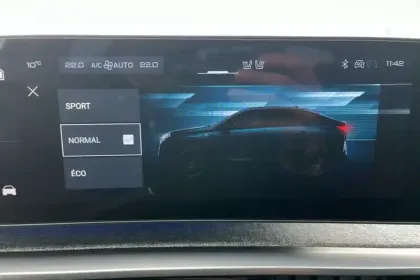 Photo 29 Peugeot 3008  Hybrid 136 e-DCS6