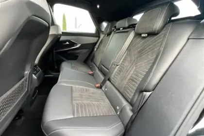 Photo 15 Peugeot 3008  Hybrid 136 e-DCS6