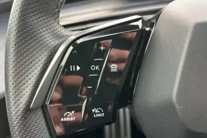 Photo 26 Peugeot 3008  Hybrid 136 e-DCS6