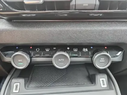 Photo 22 Citroën C4  PureTech 130 S&S EAT8