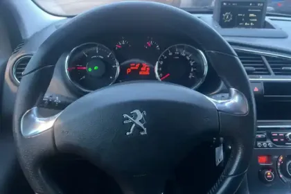 Photo 16 Peugeot 3008  1.6 BlueHDi 120ch S&S EAT6