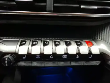 Photo 28 Peugeot 3008  Puretech 130ch S&S EAT8