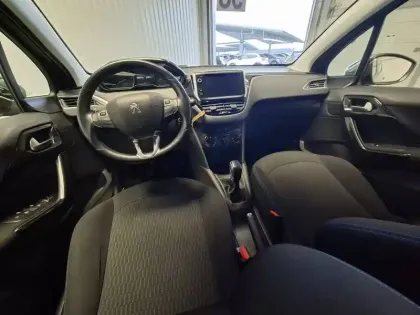 Photo 10 Peugeot 208  PureTech 82ch S&S BVM5