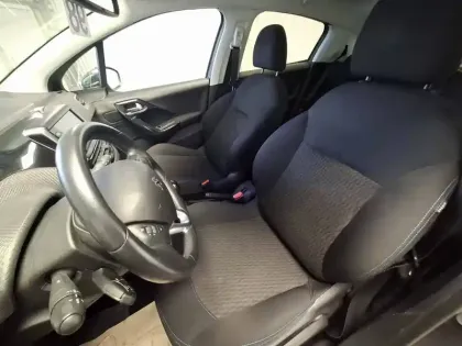 Photo 17 Peugeot 208  PureTech 82ch S&S BVM5