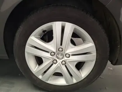 Photo 13 Peugeot 208  PureTech 82ch S&S BVM5