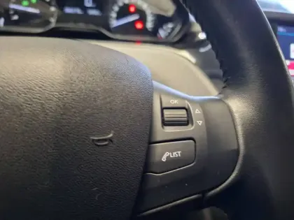 Photo 28 Peugeot 208  PureTech 82ch S&S BVM5