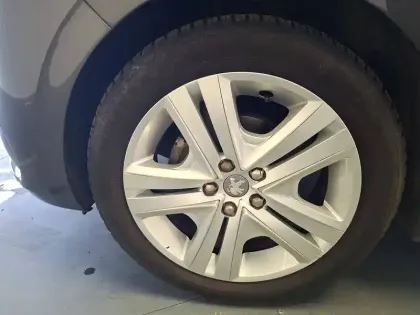 Photo 15 Peugeot 208  PureTech 82ch S&S BVM5