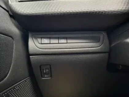 Photo 37 Peugeot 208  PureTech 82ch S&S BVM5