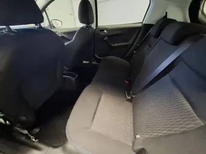 Photo 19 Peugeot 208  PureTech 82ch S&S BVM5
