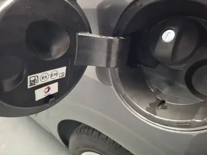 Photo 14 Peugeot 208  PureTech 82ch S&S BVM5