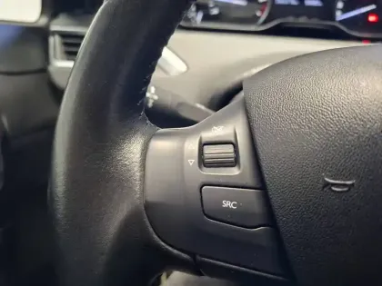 Photo 29 Peugeot 208  PureTech 82ch S&S BVM5