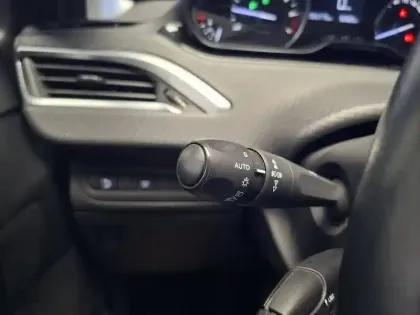 Photo 30 Peugeot 208  PureTech 82ch S&S BVM5