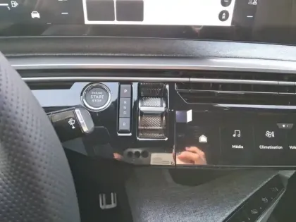 Photo 53 Peugeot 3008  Plug-in Hybrid 195 e-DCS7