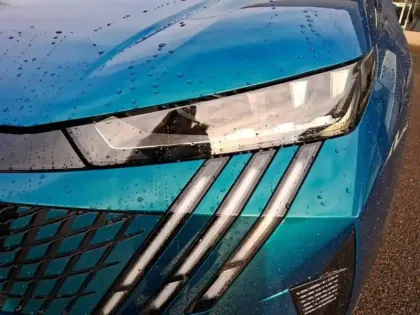 Photo 35 Peugeot 3008  Plug-in Hybrid 195 e-DCS7