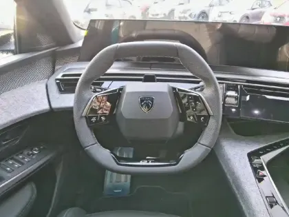 Photo 8 Peugeot 3008  Plug-in Hybrid 195 e-DCS7