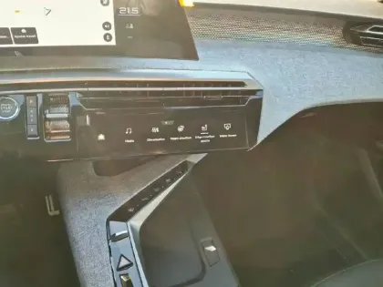 Photo 14 Peugeot 3008  Plug-in Hybrid 195 e-DCS7