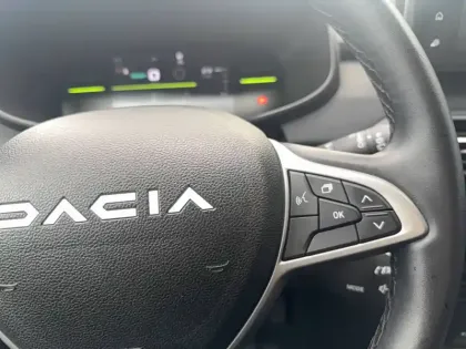 Photo 32 Dacia Jogger  Hybrid 140 7 places GSR2