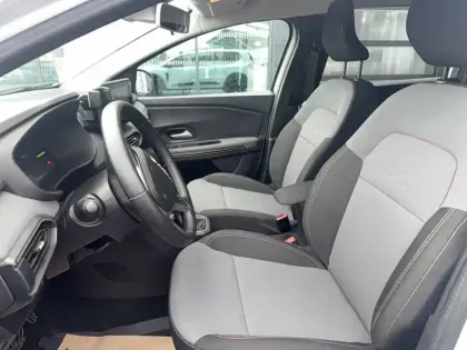 Photo 9 Dacia Jogger  Hybrid 140 7 places GSR2