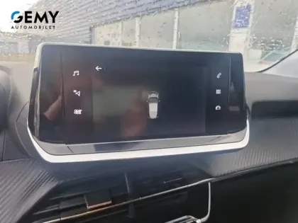 Photo 12 Peugeot 208  PureTech 100 S&S EAT8