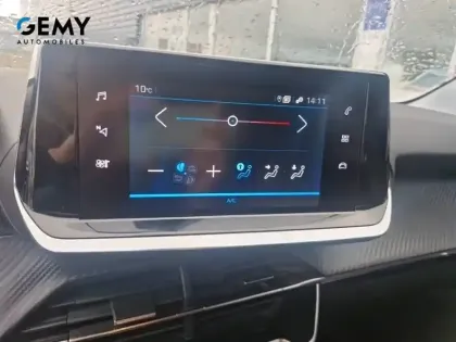 Photo 11 Peugeot 208  PureTech 100 S&S EAT8