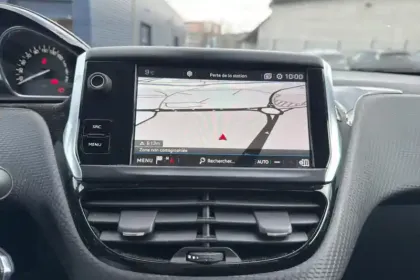 Photo 24 Peugeot 2008  BlueHDi 120ch S&S EAT6