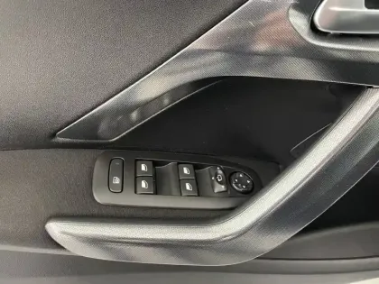 Photo 57 Peugeot 2008  BlueHDi 120ch S&S EAT6