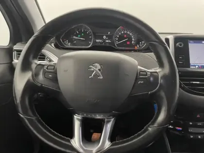 Photo 30 Peugeot 2008  BlueHDi 120ch S&S EAT6