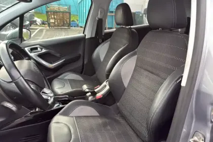 Photo 40 Peugeot 2008  BlueHDi 120ch S&S EAT6