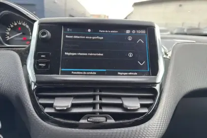 Photo 27 Peugeot 2008  BlueHDi 120ch S&S EAT6