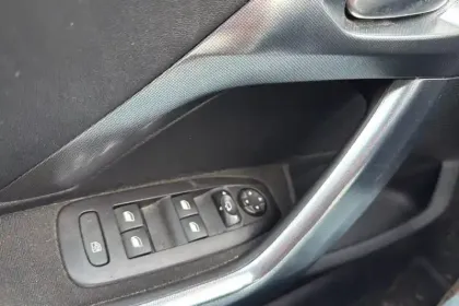 Photo 31 Peugeot 2008  BlueHDi 120ch S&S EAT6