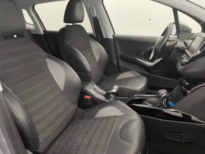 Photo 38 Peugeot 2008  BlueHDi 120ch S&S EAT6