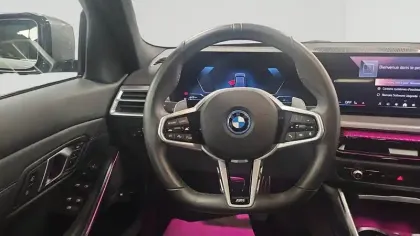 Photo 37 BMW Serie 3 330e 292 ch BVA8