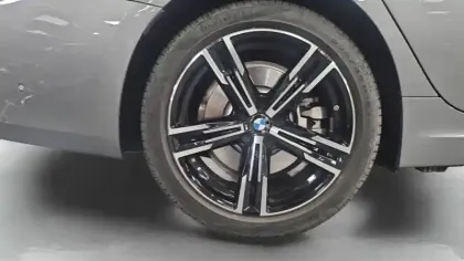 Photo 14 BMW Serie 3 330e 292 ch BVA8