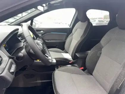 Photo 9 Renault Captur  E-Tech full hybrid 145 ch