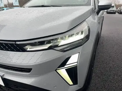 Photo 21 Renault Captur  E-Tech full hybrid 145 ch