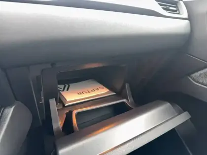 Photo 51 Renault Captur  E-Tech full hybrid 145 ch