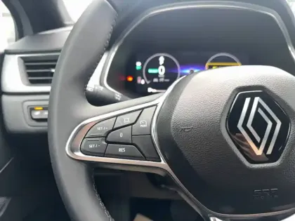 Photo 33 Renault Captur  E-Tech full hybrid 145 ch