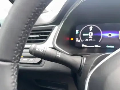 Photo 37 Renault Captur  E-Tech full hybrid 145 ch