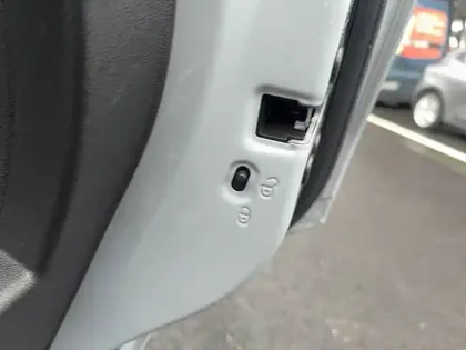 Photo 27 Renault Captur  E-Tech full hybrid 145 ch