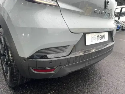 Photo 16 Renault Captur  E-Tech full hybrid 145 ch