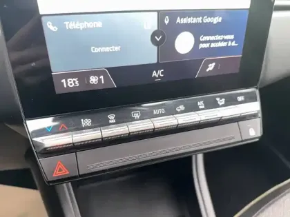 Photo 45 Renault Captur  E-Tech full hybrid 145 ch