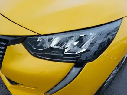 Photo 15 Peugeot 208  PureTech 75 S&S BVM5