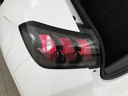 Photo 16 Peugeot 208  PureTech 75 S&S BVM5