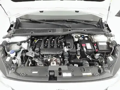 Photo 21 Peugeot 208  PureTech 75 S&S BVM5