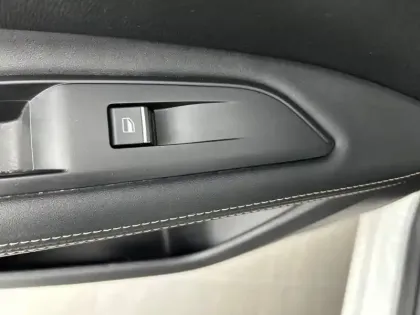 Photo 19 Peugeot 3008 Gén. II Ph2 GT Pack 5