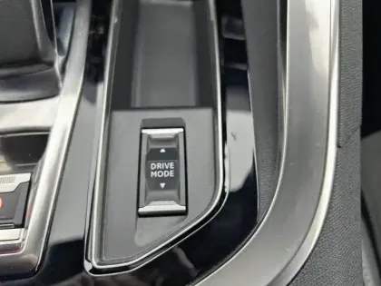 Photo 32 Peugeot 3008 Gén. II Ph2 GT Pack 5